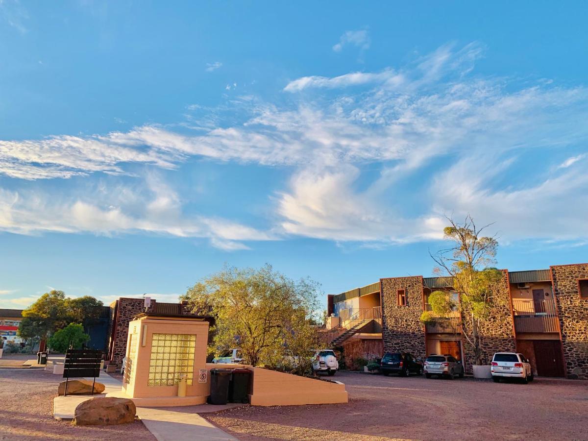 Desert Cave Hotel Coober Pedy Exterior foto